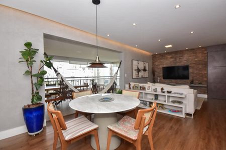 Apartamento à venda com 125m², 3 quartos e 2 vagasSala