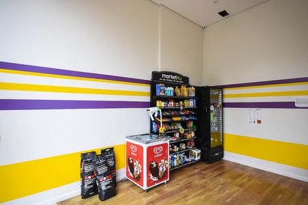 Apartamento à venda com 125m², 3 quartos e 2 vagas Apartamento à venda com 125m², 3 quartos e 2 vagasÁrea comum -Mercadinho