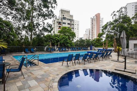 Apartamento à venda com 125m², 3 quartos e 2 vagas Apartamento à venda com 125m², 3 quartos e 2 vagasÁrea comum -Piscina