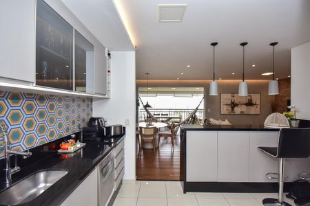 Apartamento à venda com 125m², 3 quartos e 2 vagasCozinha