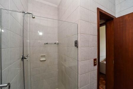 Casa à venda com 300m², 3 quartos e 2 vagas Casa à venda com 300m², 3 quartos e 2 vagasBanheiro Social