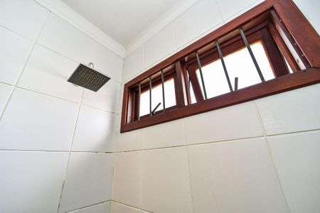 Casa à venda com 300m², 3 quartos e 2 vagas Casa à venda com 300m², 3 quartos e 2 vagasBanheiro da Suíte 1