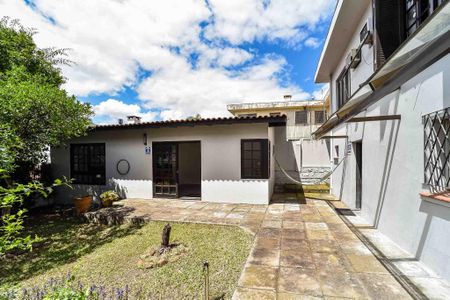 Casa à venda com 300m², 3 quartos e 2 vagas Casa à venda com 300m², 3 quartos e 2 vagasQuintal