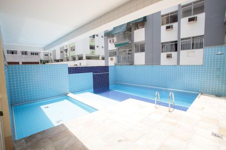 Apartamento à venda com 120m², 4 quartos e 2 vagasÁrea comum - Piscina