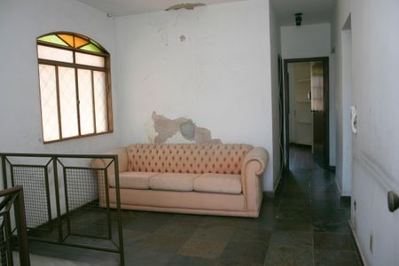 Casa para alugar com 400m², 4 quartos e 10 vagassala