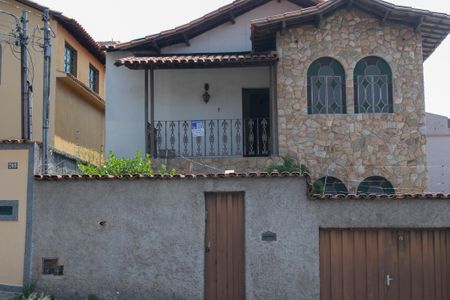 Casa para alugar com 400m², 4 quartos e 10 vagasinstalação de placa