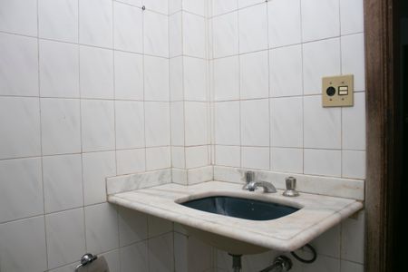 Casa para alugar com 400m², 4 quartos e 10 vagasBanheiro 1