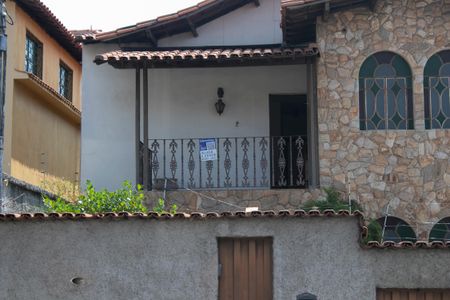 Casa para alugar com 400m², 4 quartos e 10 vagasinstalação de placa