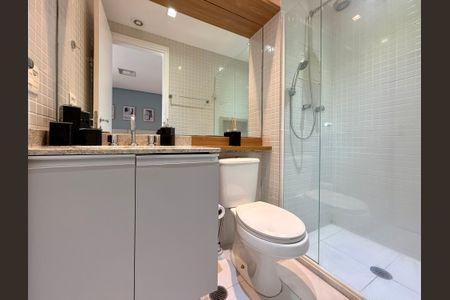 Studio à venda com 34m², 0 quarto e 1 vaga Studio à venda com 34m², 0 quarto e 1 vagaBanheiro