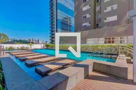 Studio à venda com 34m², 0 quarto e 1 vaga Studio à venda com 34m², 0 quarto e 1 vagaPiscina