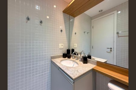 Studio à venda com 34m², 0 quarto e 1 vaga Studio à venda com 34m², 0 quarto e 1 vagaBanheiro