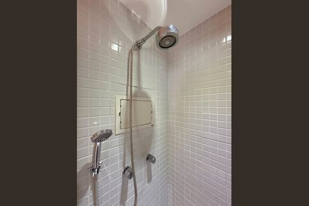 Studio à venda com 34m², 0 quarto e 1 vaga Studio à venda com 34m², 0 quarto e 1 vagaBanheiro