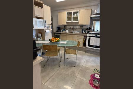 Apartamento à venda com 130m², 4 quartos e 3 vagasCozinha