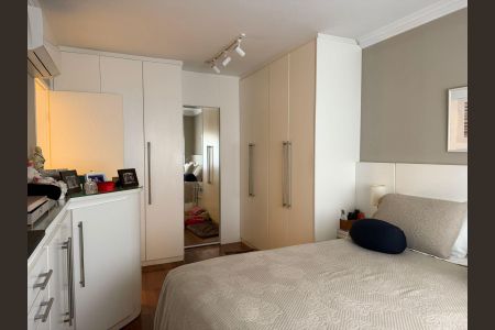 Apartamento à venda com 130m², 4 quartos e 3 vagasQuarto