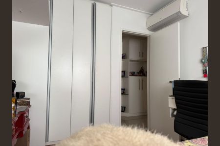 Apartamento à venda com 130m², 4 quartos e 3 vagasQuarto