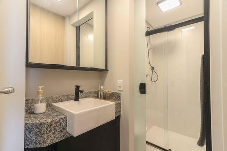 Studio para alugar com 32m², 1 quarto e 1 vaga Studio para alugar com 32m², 1 quarto e 1 vagaBanheiro Social