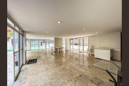 Apartamento à venda com 140m², 3 quartos e 2 vagas Apartamento à venda com 140m², 3 quartos e 2 vagasSalão de jogos