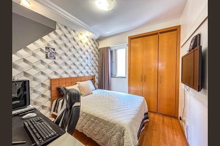 Apartamento à venda com 140m², 3 quartos e 2 vagas Apartamento à venda com 140m², 3 quartos e 2 vagasQuarto