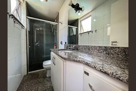 Apartamento à venda com 140m², 3 quartos e 2 vagas Apartamento à venda com 140m², 3 quartos e 2 vagasBanheiro