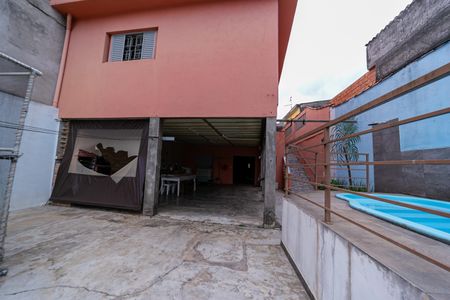 Casa para alugar com 240m², 2 quartos e 2 vagas Casa para alugar com 240m², 2 quartos e 2 vagasQuintal