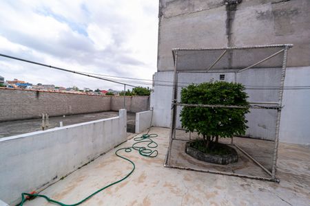 Casa para alugar com 240m², 2 quartos e 2 vagas Casa para alugar com 240m², 2 quartos e 2 vagasQuintal