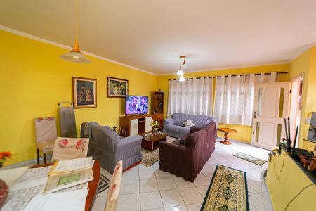 Casa para alugar com 240m², 2 quartos e 2 vagas Casa para alugar com 240m², 2 quartos e 2 vagasSala