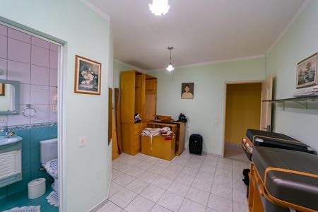Casa para alugar com 240m², 2 quartos e 2 vagas Casa para alugar com 240m², 2 quartos e 2 vagasSuíte