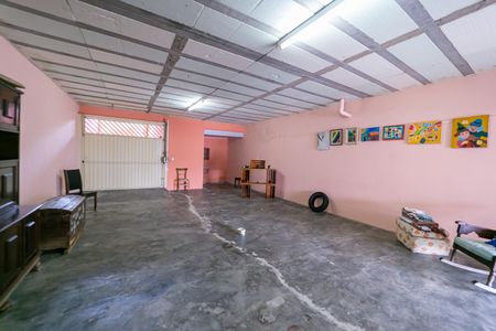 Casa para alugar com 240m², 2 quartos e 2 vagas Casa para alugar com 240m², 2 quartos e 2 vagasGaragem 1