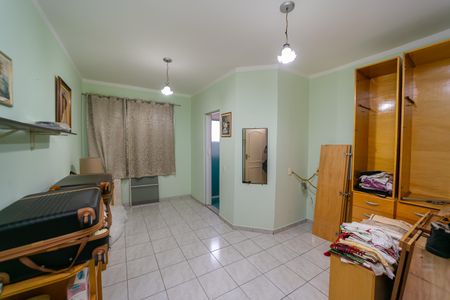 Casa para alugar com 240m², 2 quartos e 2 vagas Casa para alugar com 240m², 2 quartos e 2 vagasSuíte