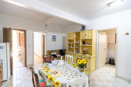 Casa à venda com 110m², 4 quartos e 2 vagas Casa à venda com 110m², 4 quartos e 2 vagasCozinha