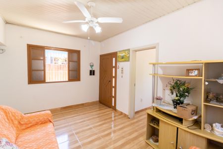 Casa à venda com 110m², 4 quartos e 2 vagas Casa à venda com 110m², 4 quartos e 2 vagasSala