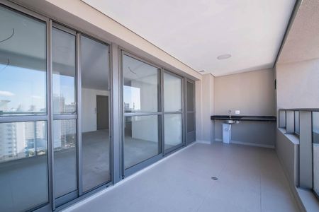 Apartamento à venda com 81m², 2 quartos e 1 vagaVaranda