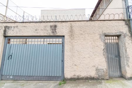 Casa para alugar com 55m², 2 quartos e sem vaga Casa para alugar com 55m², 2 quartos e sem vagaFachada