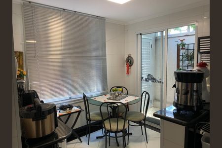 Casa de condomínio à venda com 247m², 3 quartos e 4 vagasCozinha