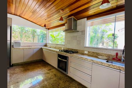 Casa de condomínio à venda com 247m², 3 quartos e 4 vagasSalão de Festas