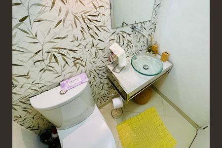 Casa de condomínio à venda com 247m², 3 quartos e 4 vagasBanheiro 4