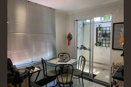 Casa de condomínio à venda com 247m², 3 quartos e 4 vagasCozinha