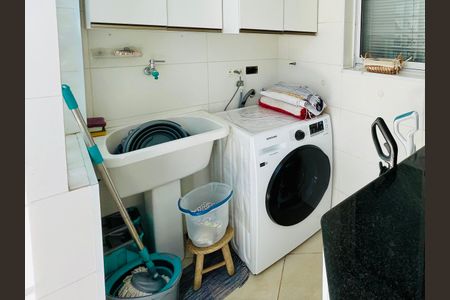 Casa de condomínio à venda com 247m², 3 quartos e 4 vagasÁrea de Serviço