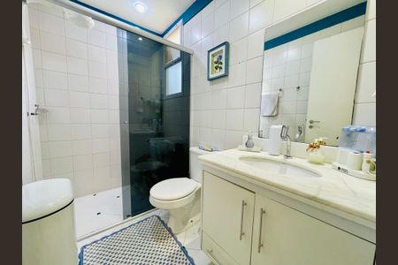 Casa de condomínio à venda com 247m², 3 quartos e 4 vagasBanheiro 3