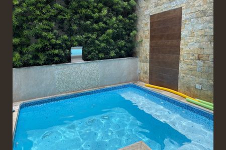 Casa de condomínio à venda com 247m², 3 quartos e 4 vagasPiscina