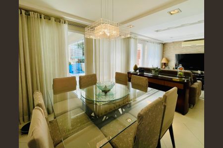 Casa de condomínio à venda com 247m², 3 quartos e 4 vagasSala de Jantar
