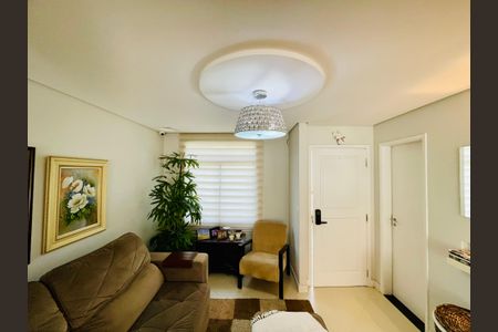 Casa de condomínio à venda com 247m², 3 quartos e 4 vagasSala