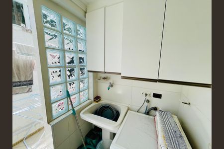 Casa de condomínio à venda com 247m², 3 quartos e 4 vagasÁrea de Serviço