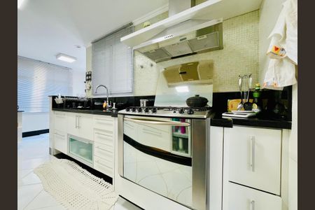 Casa de condomínio à venda com 247m², 3 quartos e 4 vagasCozinha