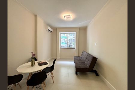 Sala de apartamento à venda com 2 quartos, 85m² em Copacabana, Rio de Janeiro