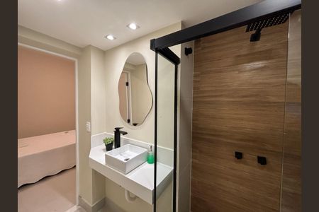 Apartamento à venda com 85m², 2 quartos e sem vagaBanheiro da Suíte