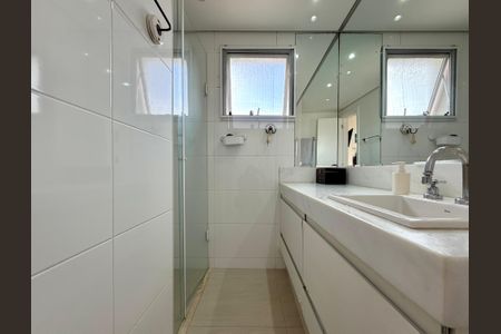 Apartamento à venda com 146m², 3 quartos e 3 vagasBanheiro Suíte 3