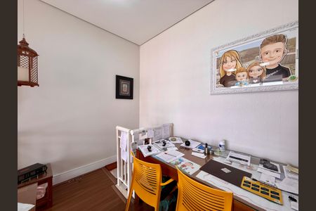 Apartamento à venda com 146m², 3 quartos e 3 vagasEscritório