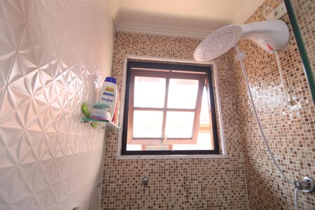 Casa de condomínio à venda com 130m², 4 quartos e 5 vagasBanheiro Social