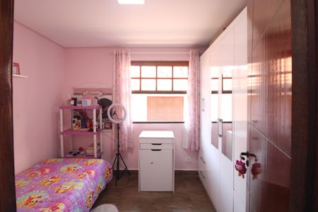 Casa de condomínio à venda com 130m², 4 quartos e 5 vagasQuarto 2